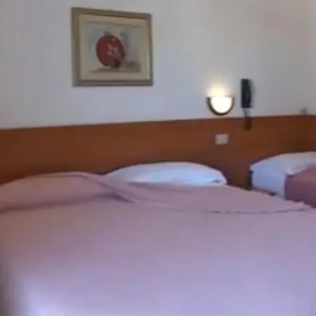 Lucciola Hotel 3*